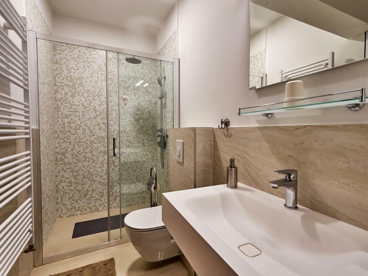 Eva Rooms & Studio Apartment Karlovac Ngoại thất bức ảnh