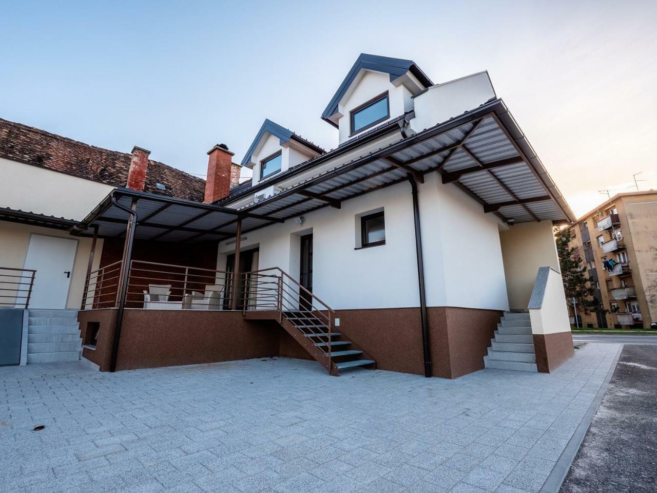Eva Rooms & Studio Apartment Karlovac Ngoại thất bức ảnh