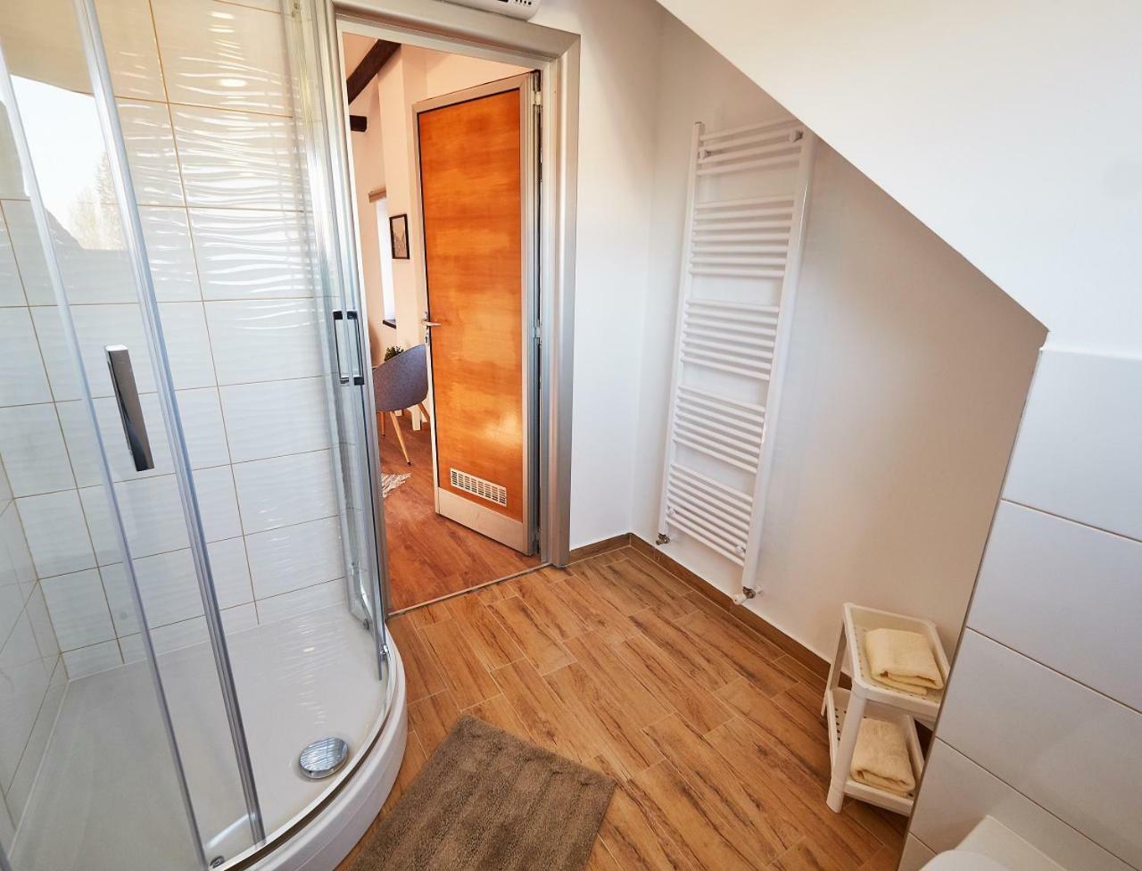 Eva Rooms & Studio Apartment Karlovac Ngoại thất bức ảnh